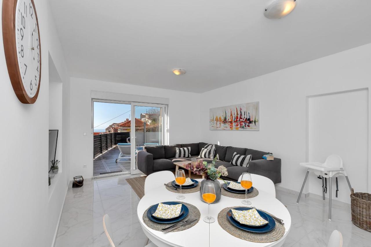 Apartment Lotte With Private Pool In The City Center! Макарска Экстерьер фото