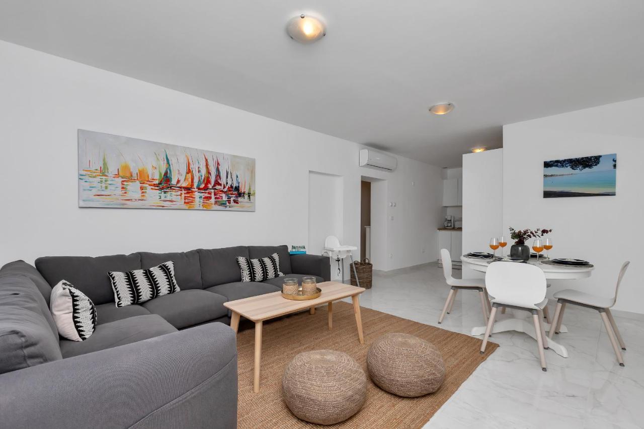 Apartment Lotte With Private Pool In The City Center! Макарска Экстерьер фото