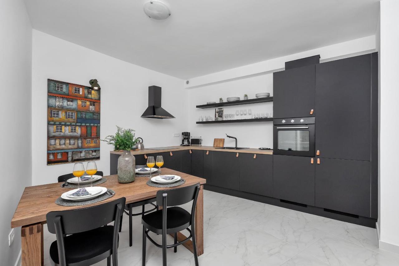 Apartment Lotte With Private Pool In The City Center! Макарска Экстерьер фото