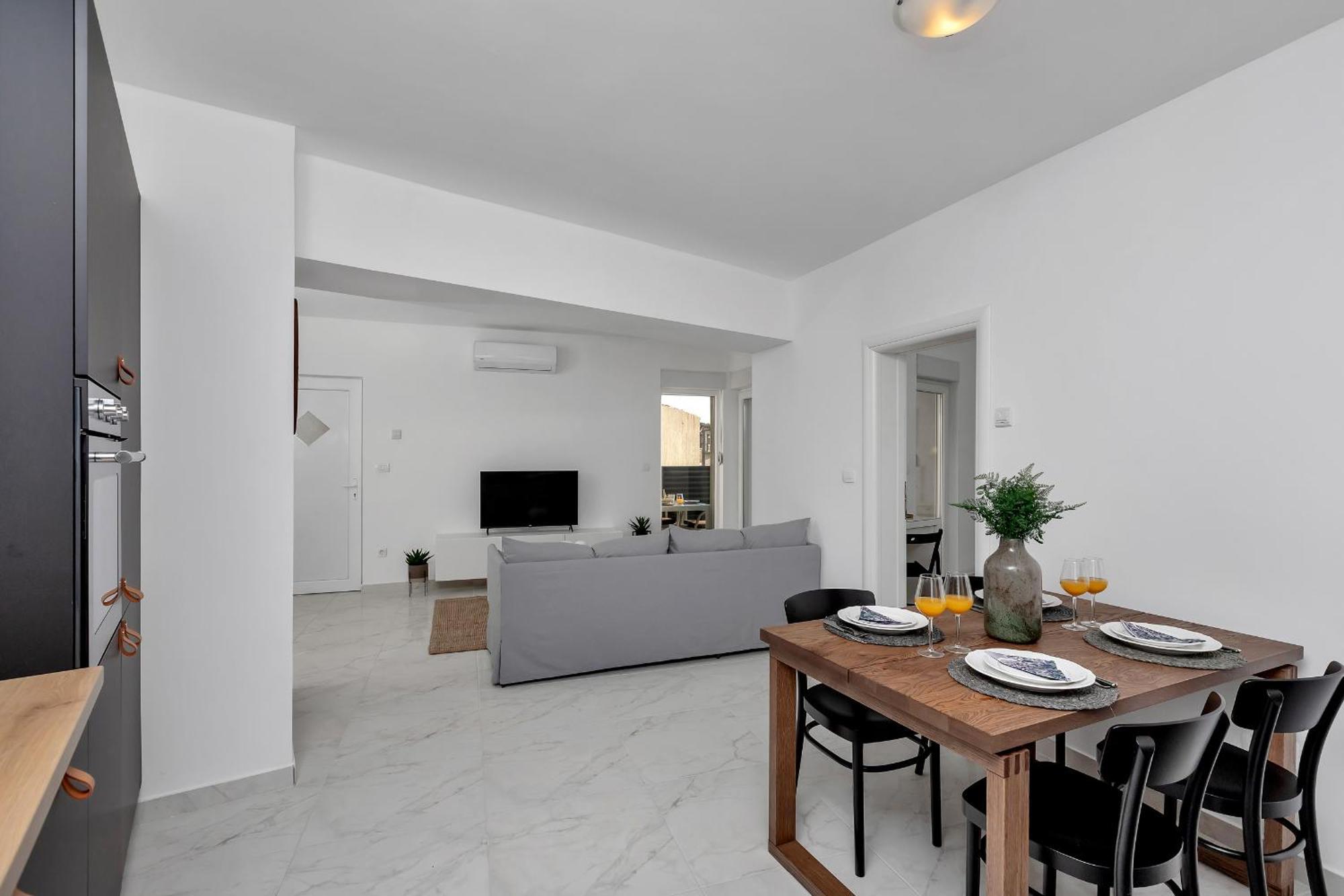 Apartment Lotte With Private Pool In The City Center! Макарска Номер фото