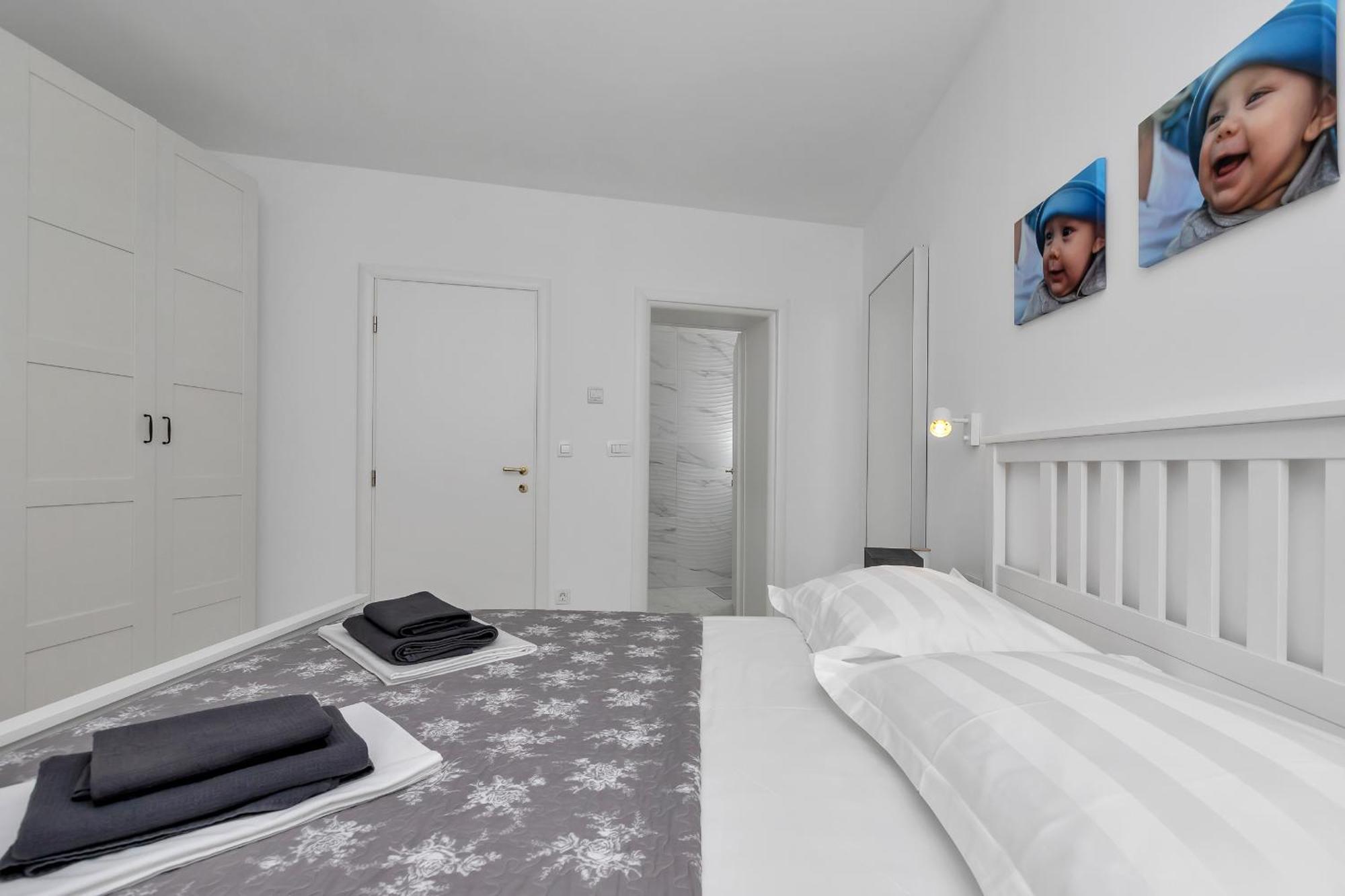 Apartment Lotte With Private Pool In The City Center! Макарска Номер фото
