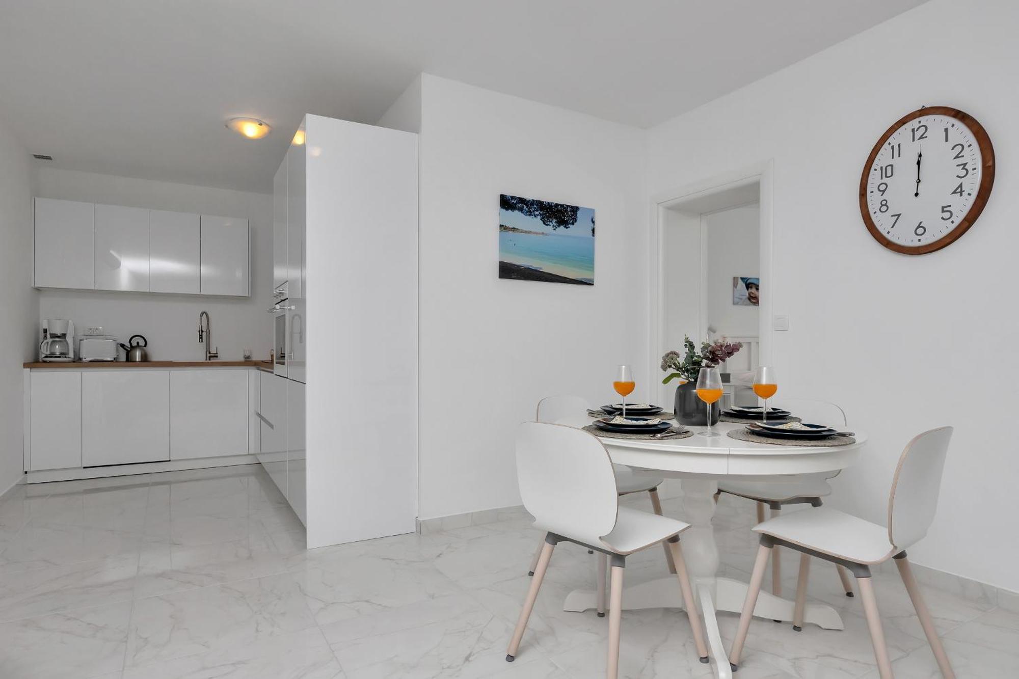 Apartment Lotte With Private Pool In The City Center! Макарска Номер фото