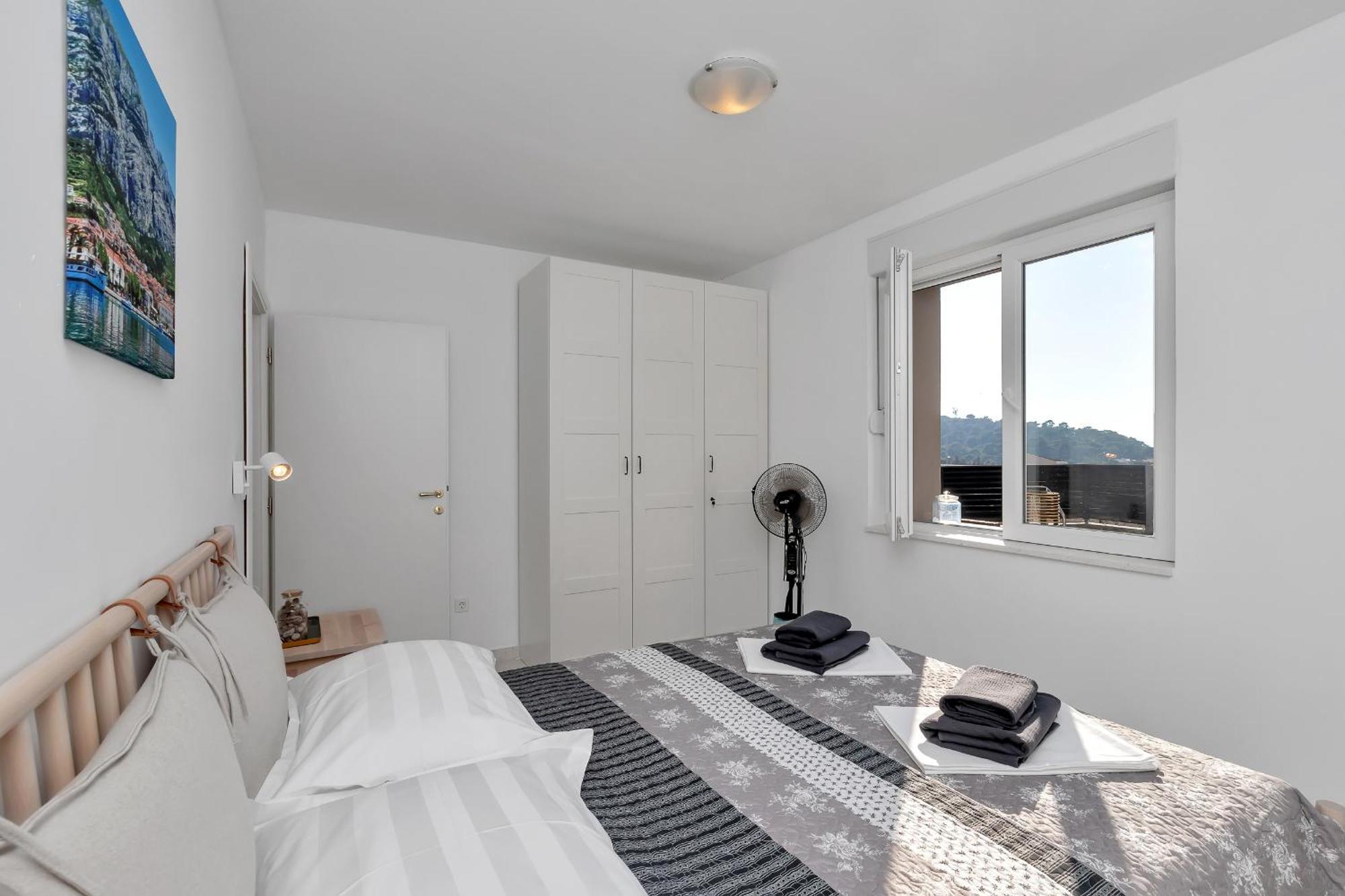 Apartment Lotte With Private Pool In The City Center! Макарска Номер фото