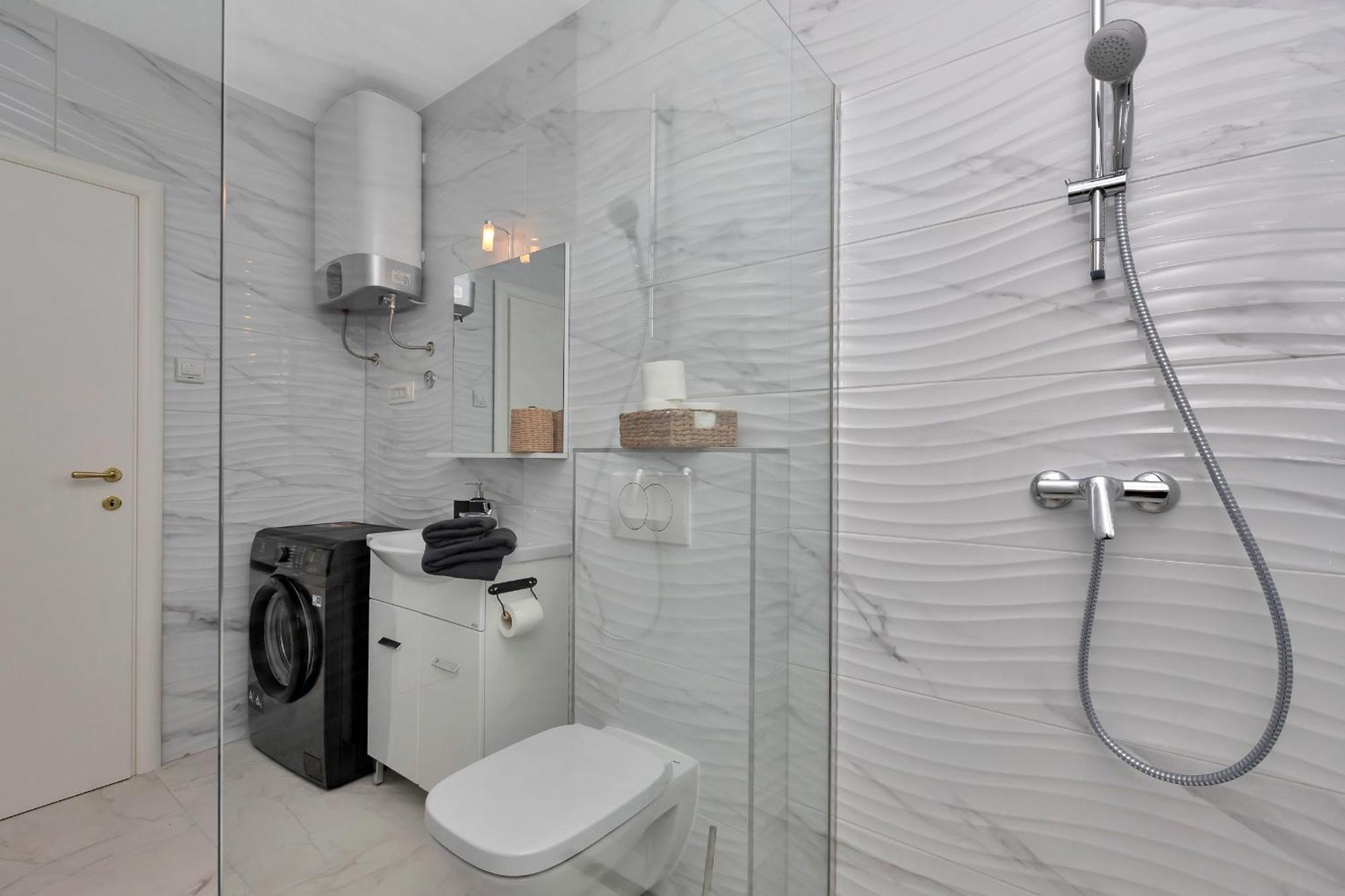 Apartment Lotte With Private Pool In The City Center! Макарска Номер фото